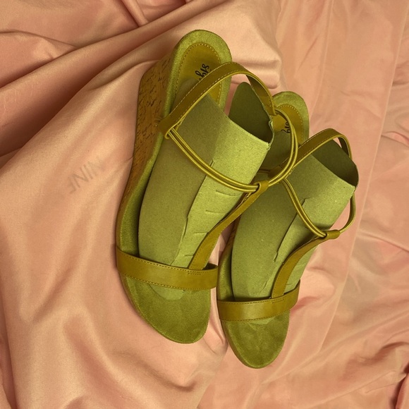 Women’s Style & Co Wedge Sandal in Tan - 10M “Walunpo” - Picture 2 of 8